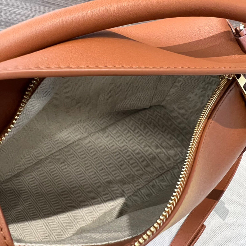Ziva's Charm handbag – full view (24cm*10.5cm*16cm)