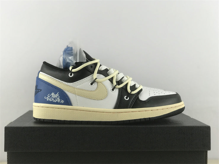Nike Designer sneakers in crisp white everyday casual design front view