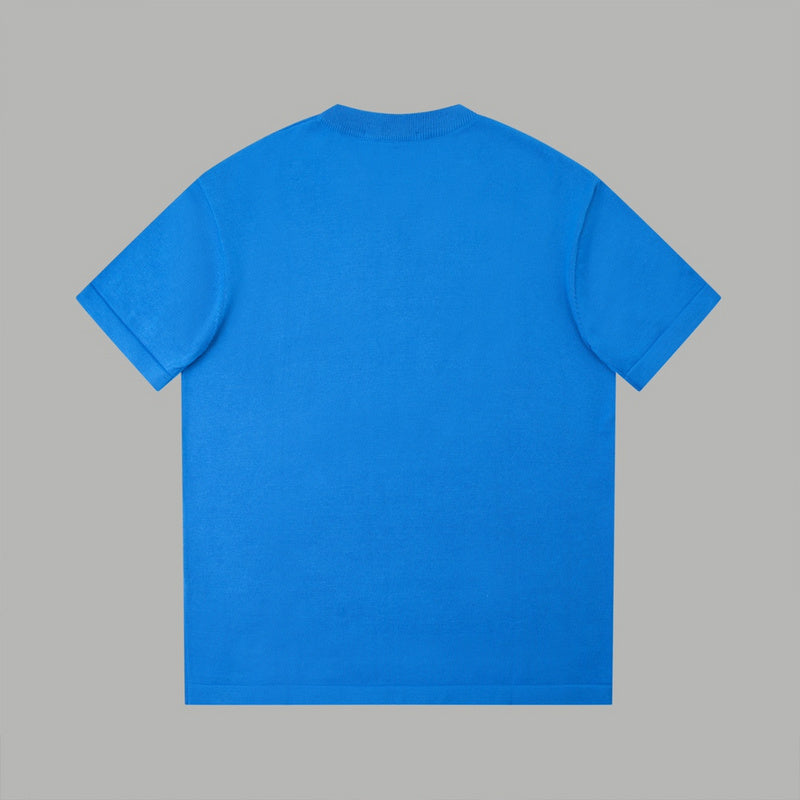 Full styled look of Louis Vuitton cotton t-shirt with relaxed-fit cut