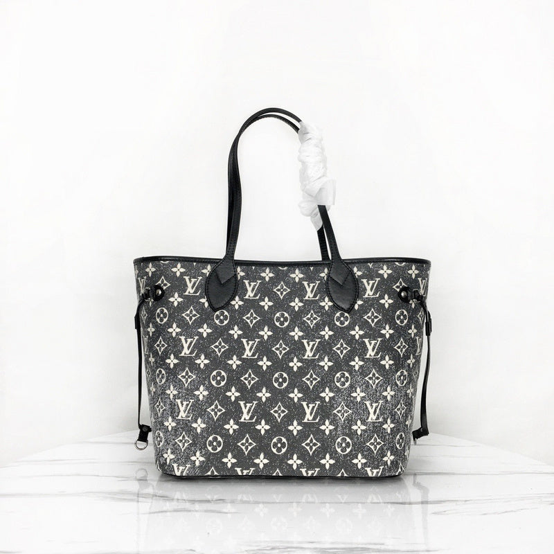 Close-up detail of everyday-luxe premium women's handbag – women's luxury accessory