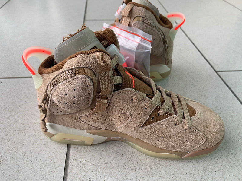 Nike Men's & Women's Premium Casual Sneakers — Style 196 detail view