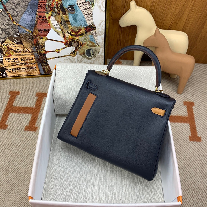Everyday-Ready bag shown from front angle