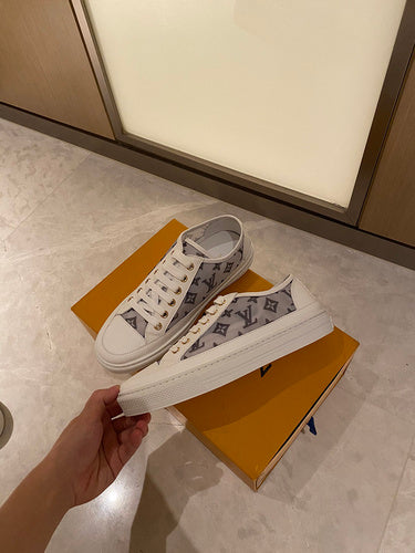Louis Vuitton shoes Style 255 - texture and material detail