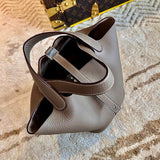  Tailored shoulder bag front view 13