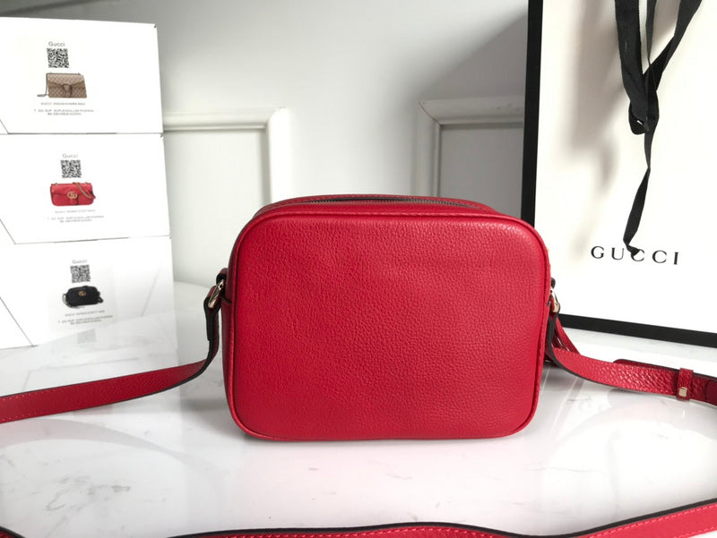 Handle and strap detail of sleek modern women's handbag – women's luxury accessory