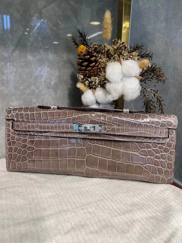 Fluid bag women's premium everyday handbag