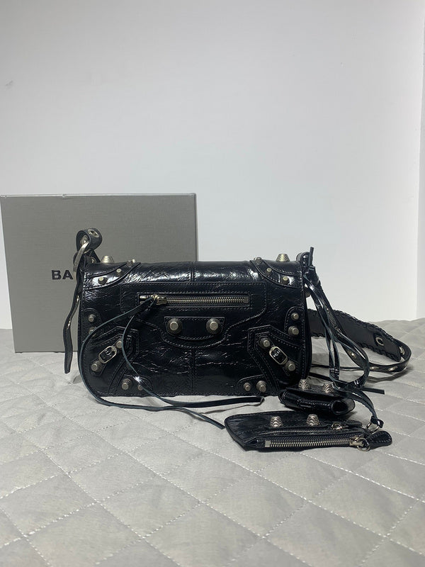 Zivas Charm Effortless Sophistication Statement Handbag (Elevated Daily Companion) – Interior View
