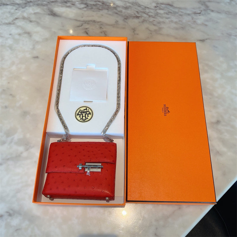  crossbody bag interior and compartment view 9