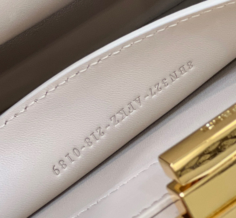 Ziva's Charm handbag – product shot (27cm*11cm*20cm)