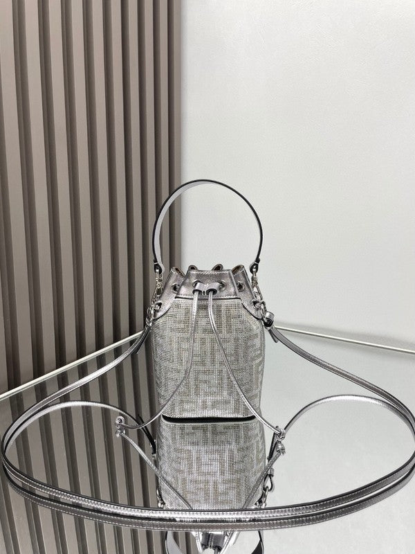Ziva's Charm handbag – interior view (12cm*18cm*10cm)