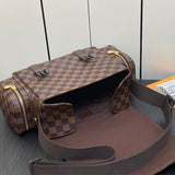  graceful shoulder bag detail view showing craftsmanship 8
