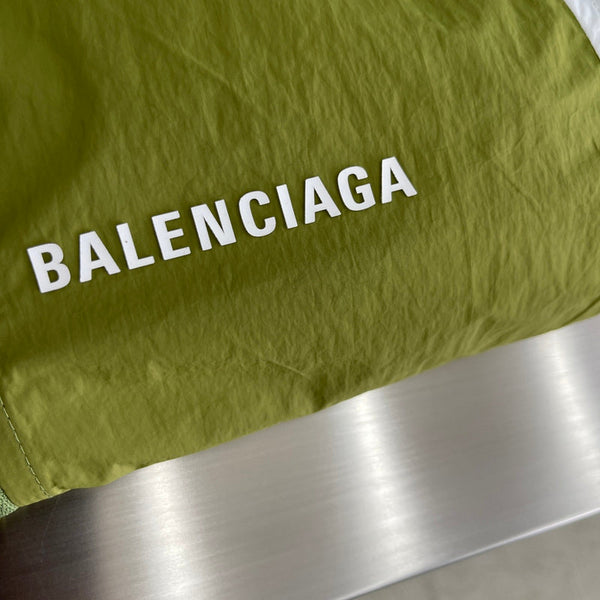 Three-quarter angle view of Balenciaga luxury piece style No.211