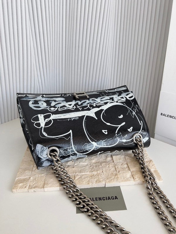 Zivas Charm Streamlined Design Fashion Handbag (Thoughtfully Structured Design) – Detail View