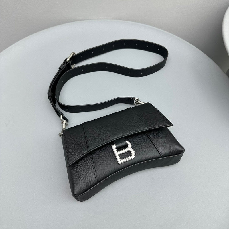 Zivas Charm Modern Edge Statement Handbag (Effortless Style Upgrade) – Styled Look