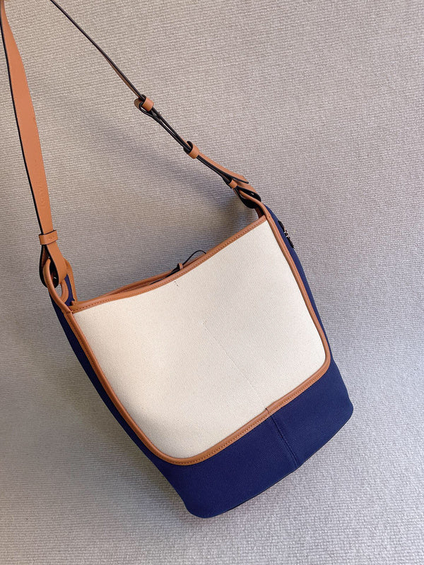 Ziva's Charm handbag – close-up view (26cm*31cm*14cm)