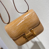  structured bag close-up of hardware and finish 23