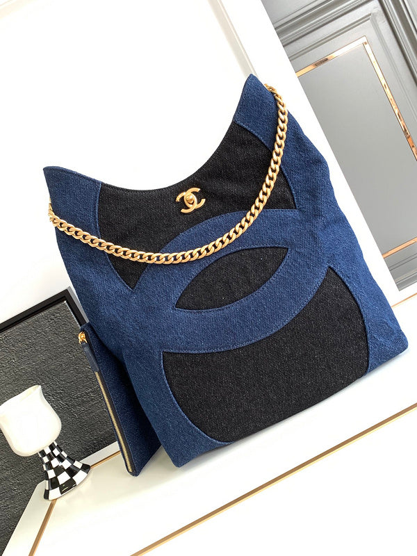  women's handbag, spacious design, view 3