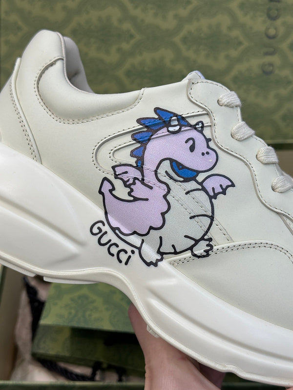 Gucci classic monochrome luxury sneakers view 5 everyday casual design