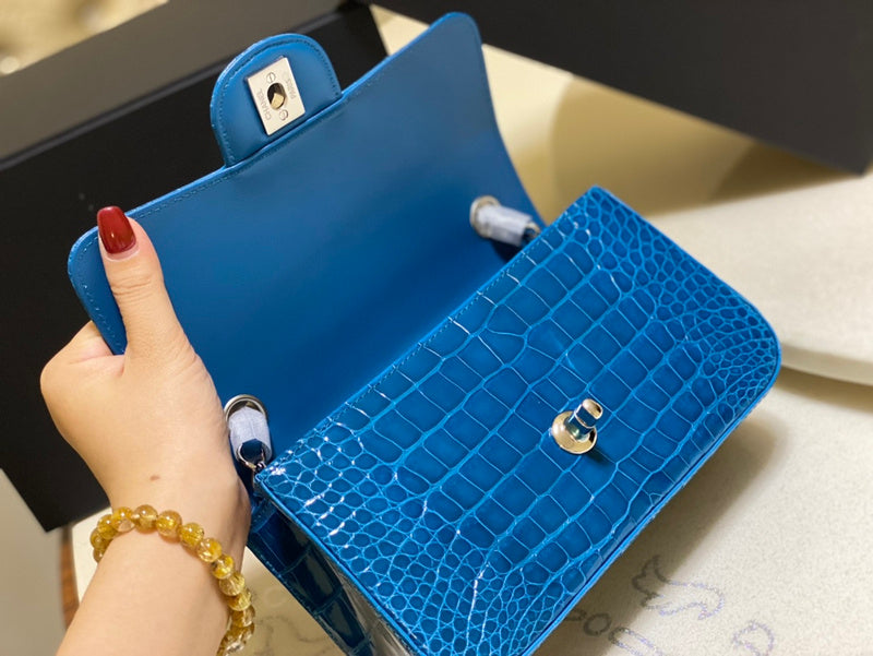  mid purse view 10