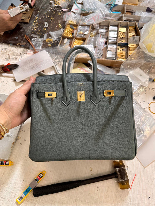  shopper bag interior and compartment view