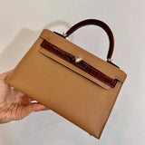  Sleek tote bag front view 7