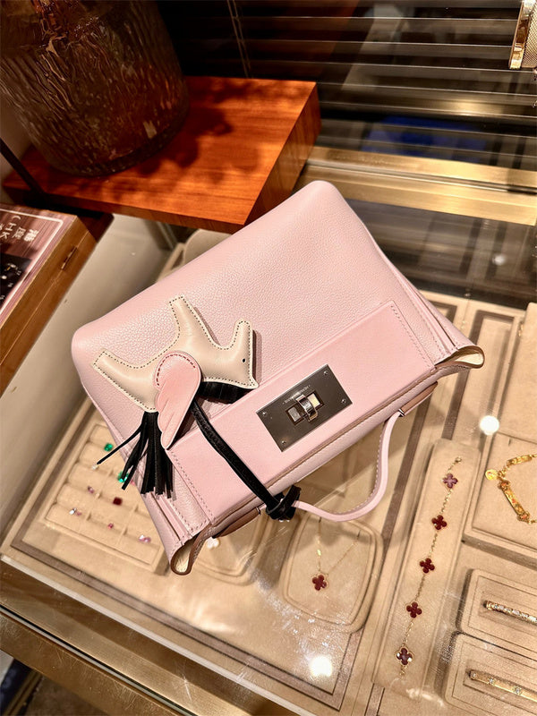  Refined everyday bag front view 7