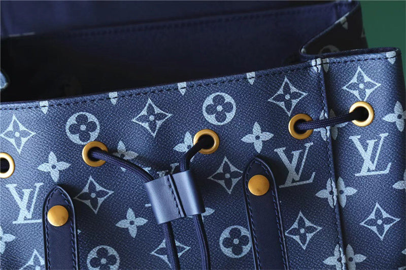  shoulder bag interior and compartment view 9