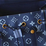  shoulder bag interior and compartment view 9