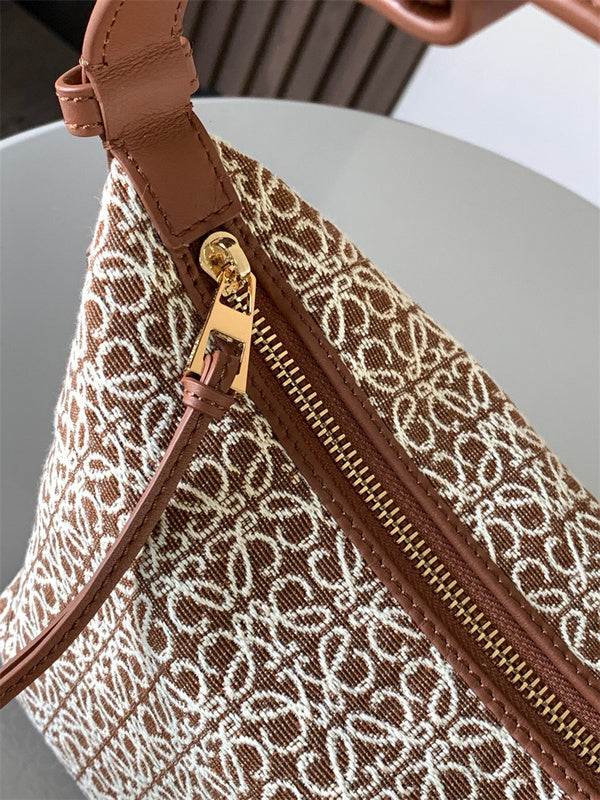 Ziva's Charm handbag – product shot (21cm*17cm*13cm)