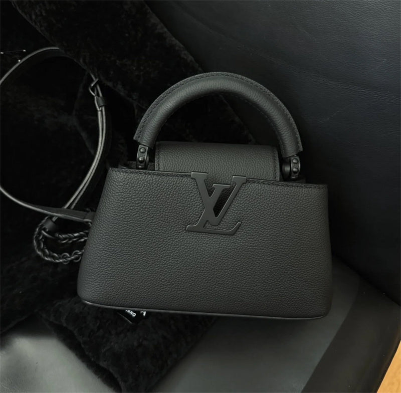  streamlined shoulder bag styled with outfit 30