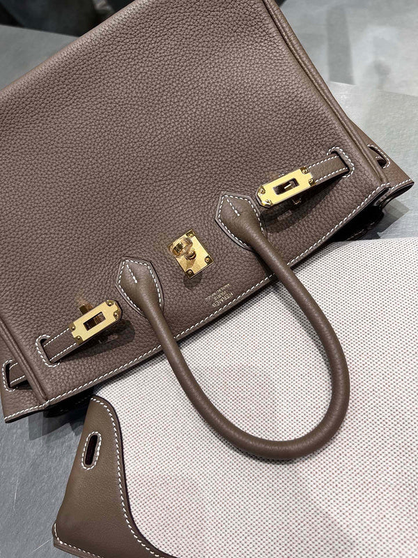 Everyday-Ready handbag styled for everyday wear