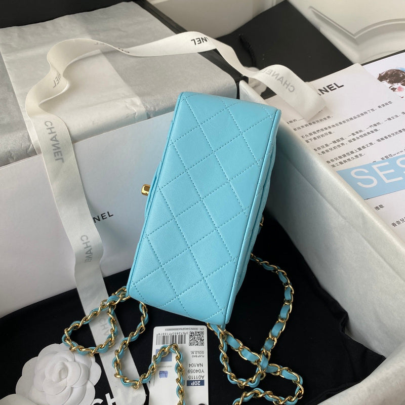  handbag, compact everyday style, image 4