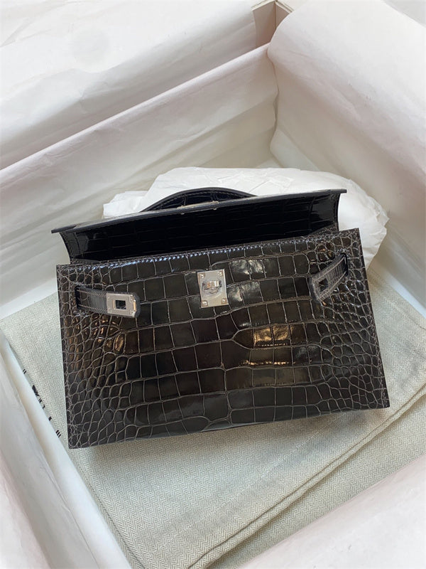  carryall bag interior and compartment view 33