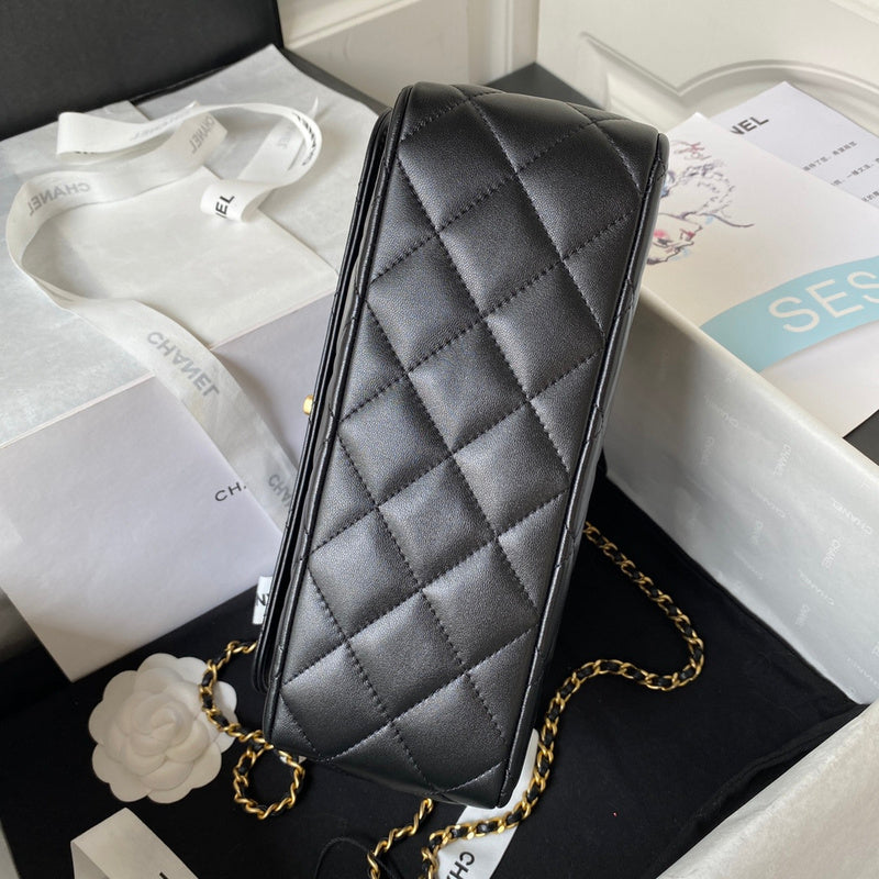  women's handbag, mid design, view 2