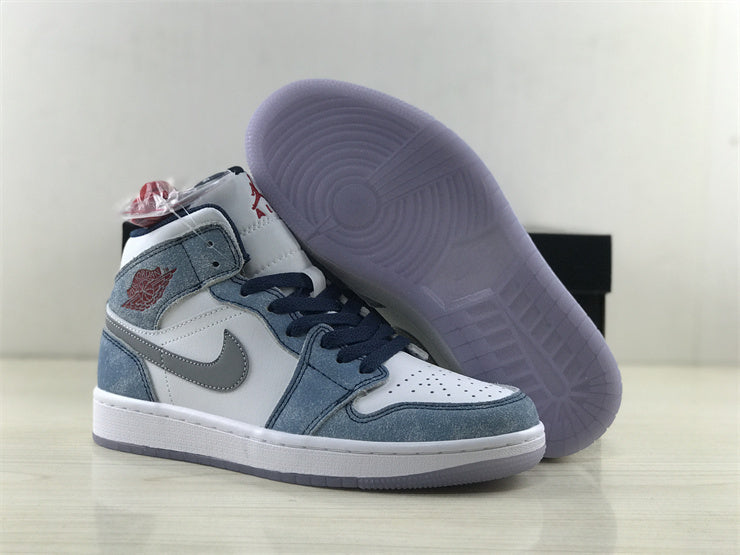 Nike classic monochrome luxury sneakers view 6 retro runner design
