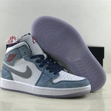Nike classic monochrome luxury sneakers view 6 retro runner design