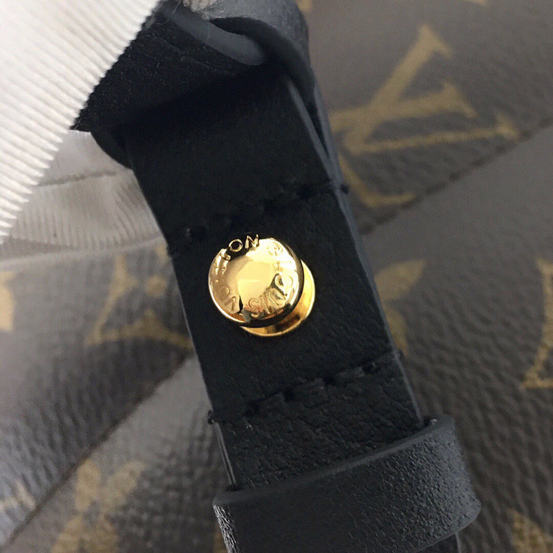 Front view of classic modern women's handbag – women's luxury accessory