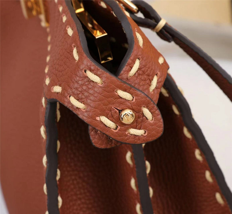 Ziva's Charm handbag – detail view (Standard Size)