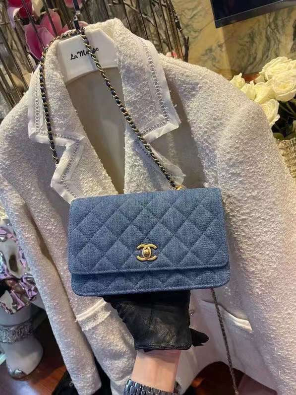  women's handbag, versatile design, view 2