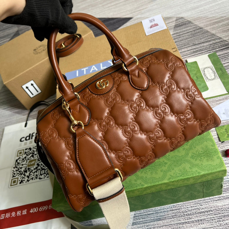 Handle and strap detail of statement refined women's handbag – women's statement bag