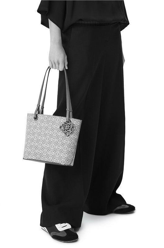 Ziva's Charm handbag – product shot (26cm*21cm*10cm)