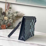 Close-up detail of premium everyday-luxe women's handbag – women's premium purse