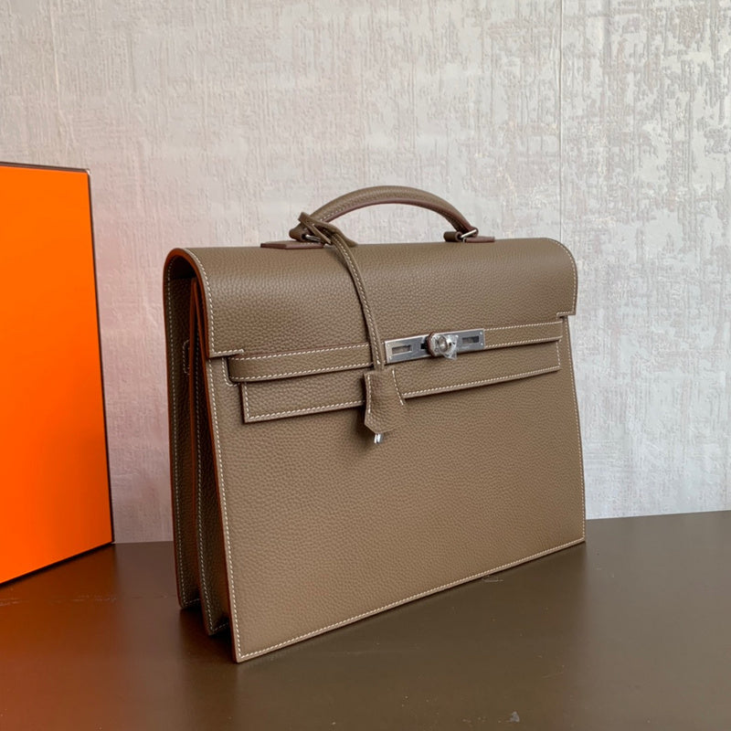 Interior view of poised premium bag