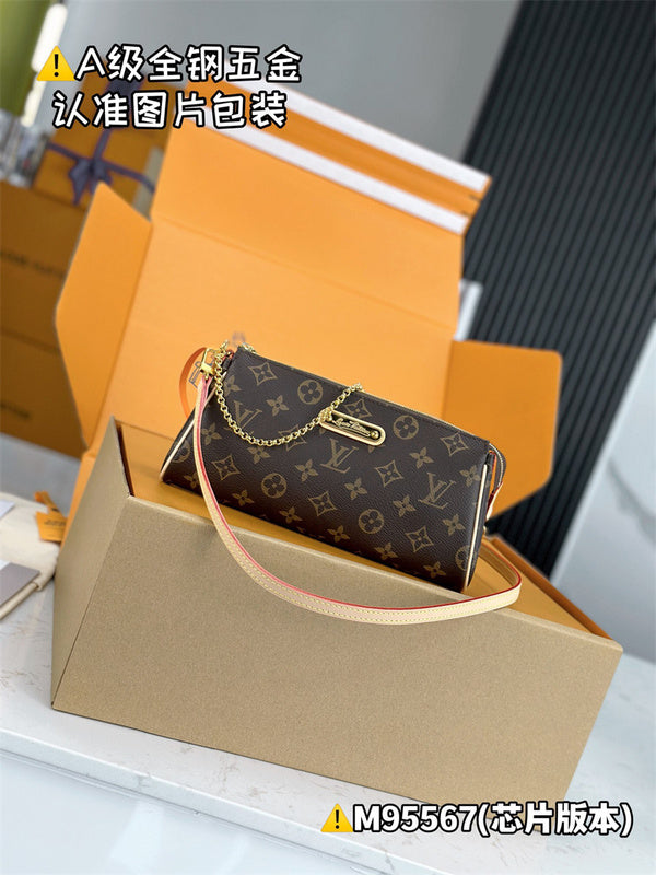  crossbody bag interior and compartment view 9