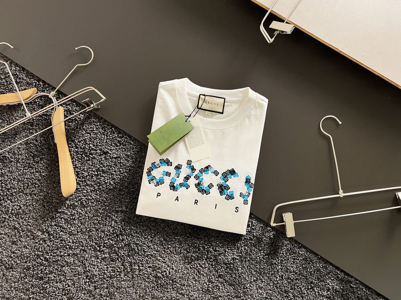 Side profile of Louis Vuitton cotton t-shirt with relaxed-fit cut