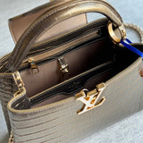  tote bag close-up of hardware and finish 23