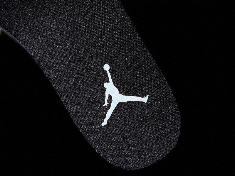 Nike Men's & Women's Designer Low-Top Shoes — Style 017 hardware detail