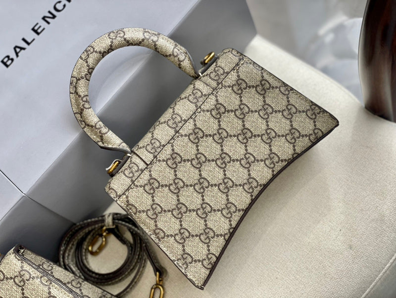 Ziva's Charm handbag – carry view (one versatile size)