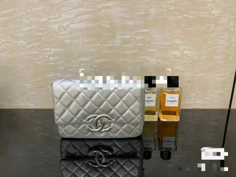  women's handbag, versatile design, view 2