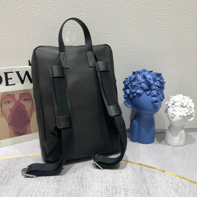 Ziva's Charm handbag – detail view (40cm*31cm*13cm)